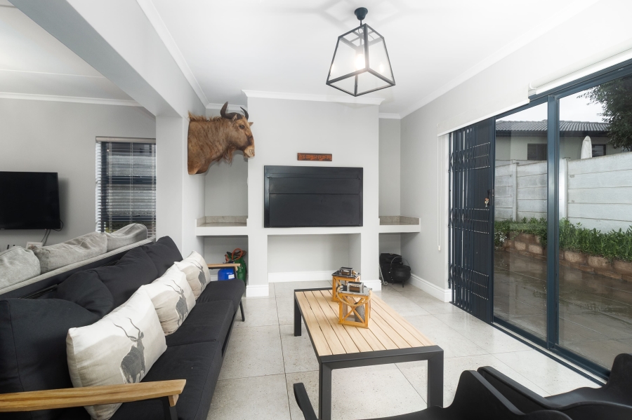 3 Bedroom Property for Sale in Protea Heights Western Cape